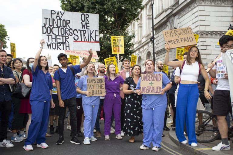 junior-doctors-protest-25072022-15