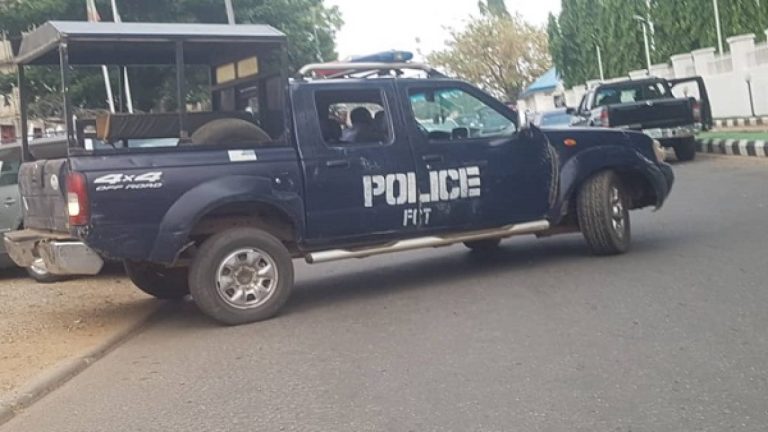 Police-at-APC-secretariat-in-Abuja-1-1280x720